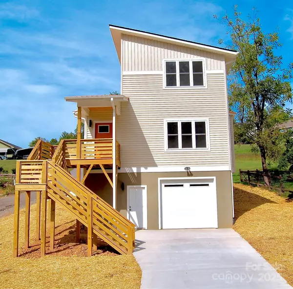 Mars Hill, NC 28754,21 Ponder ST