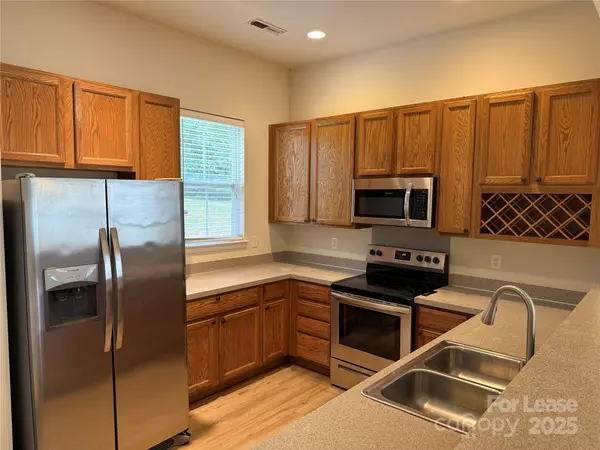 Charlotte, NC 28208,3206 Hiram ST