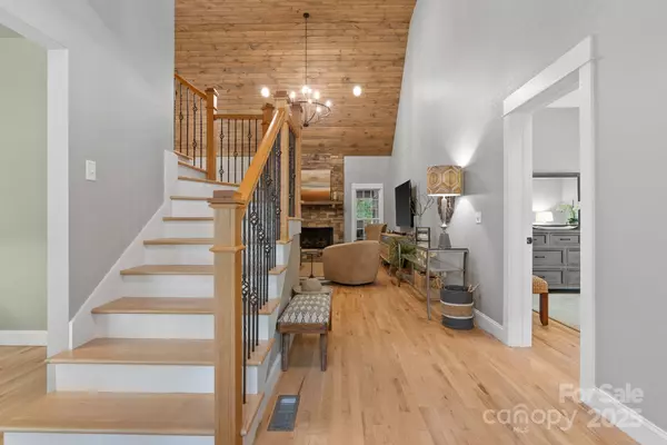 Brevard, NC 28712,605 Salola LN