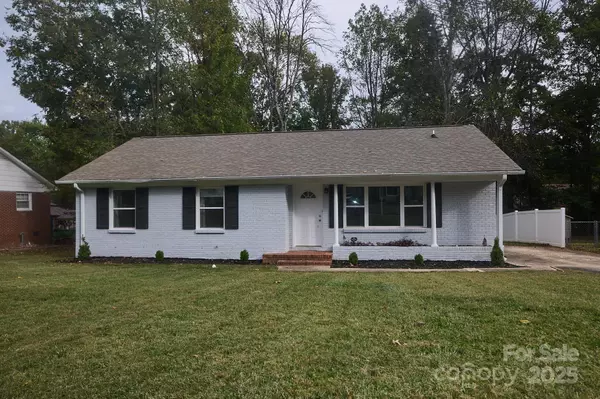 324 Clearbrook RD, Matthews, NC 28105