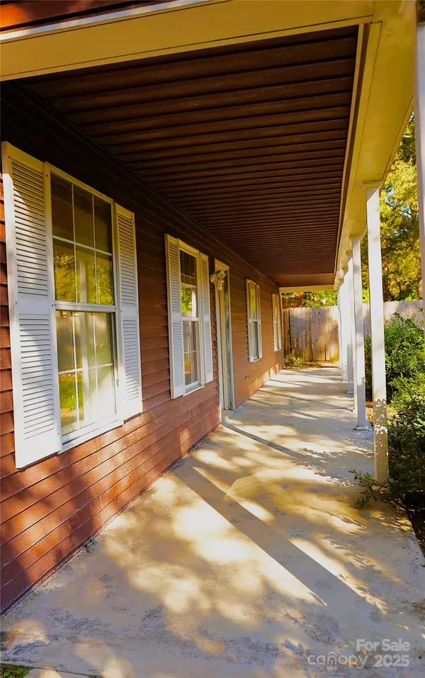 Gastonia, NC 28054,910 E Fourth AVE