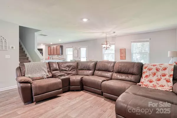 Gaffney, SC 29341,1281 Twin Bridge RD