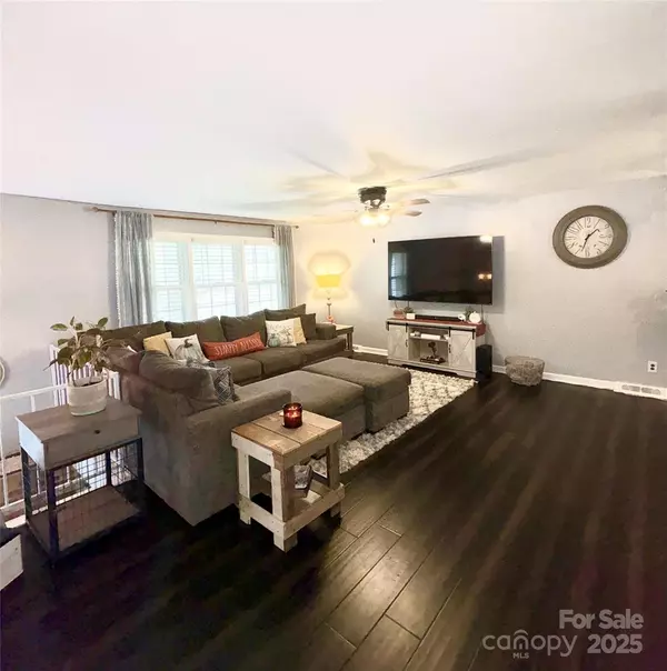 Dallas, NC 28034,109 Churchill RD