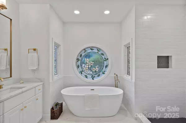 New London, NC 28127,176 Yadkin Falls RD