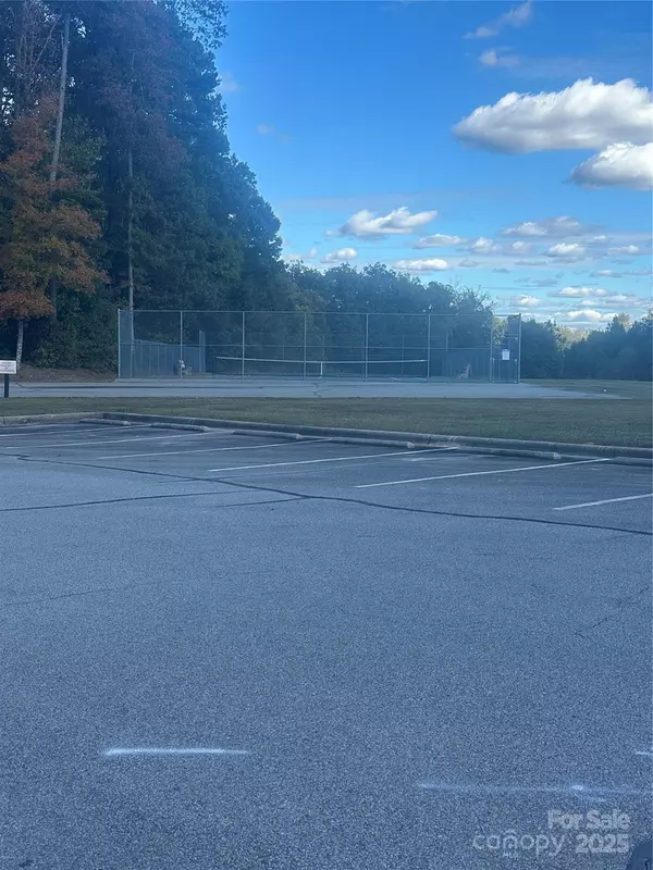 Salisbury, NC 28146,621 Sunset Pointe DR