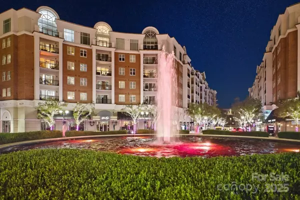 Charlotte, NC 28210,4620 Piedmont Row DR #706