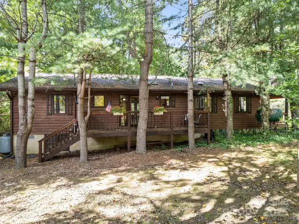 Maggie Valley, NC 28751,182 Laurel Branch RD