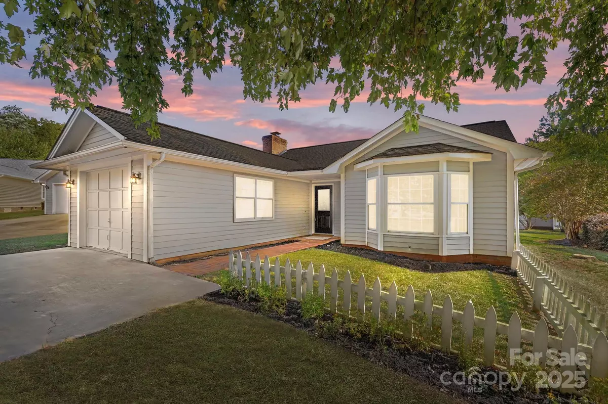 Fort Mill, SC 29715,2912 Peachwood CT