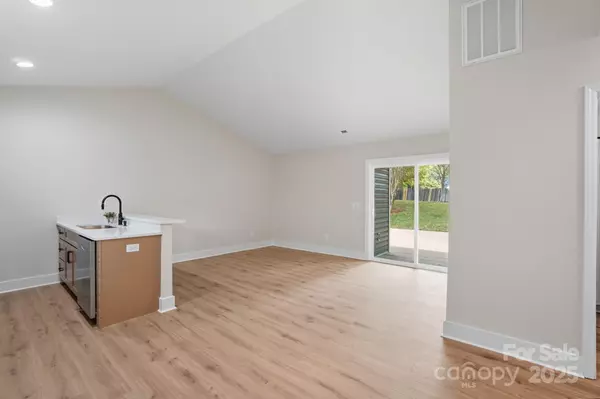 Charlotte, NC 28227,6732 Park Hickory DR