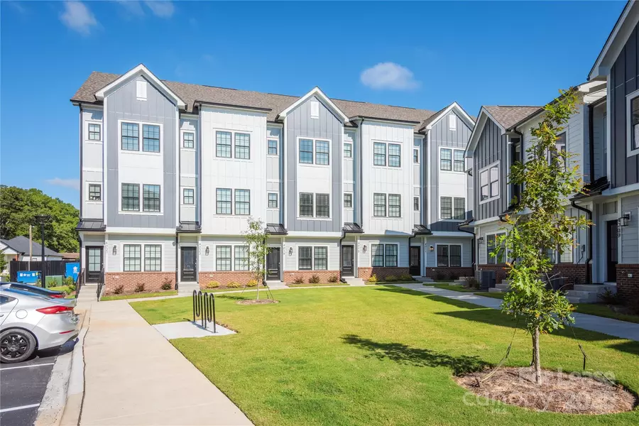 4244 Mora Meadow LN, Charlotte, NC 28212