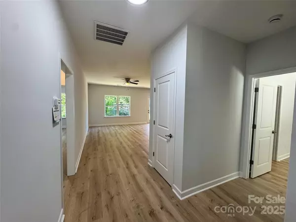 Gastonia, NC 28052,1215 1/2 Mountain AVE