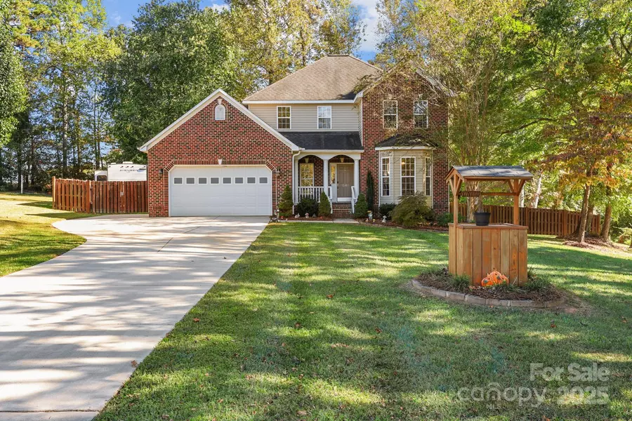 1348 Greenheather DR, Salisbury, NC 28147