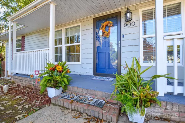 Waxhaw, NC 28173,900 Sharon DR