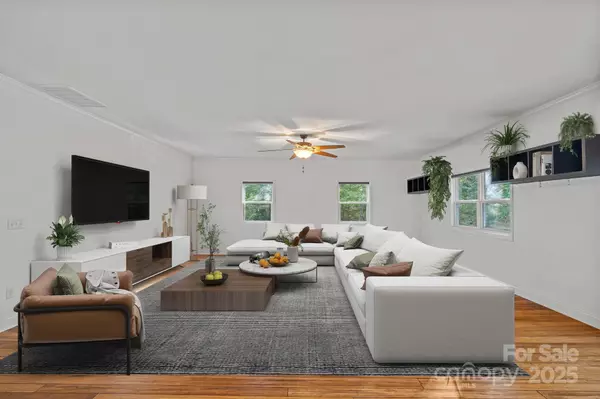 Charlotte, NC 28215,4822 Baywood CT