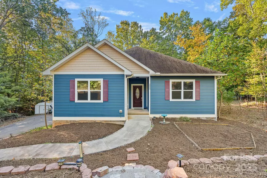 4822 Baywood CT, Charlotte, NC 28215