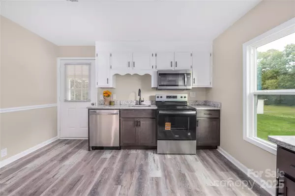 Stanley, NC 28164,633 N Main ST