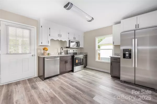 Stanley, NC 28164,633 N Main ST