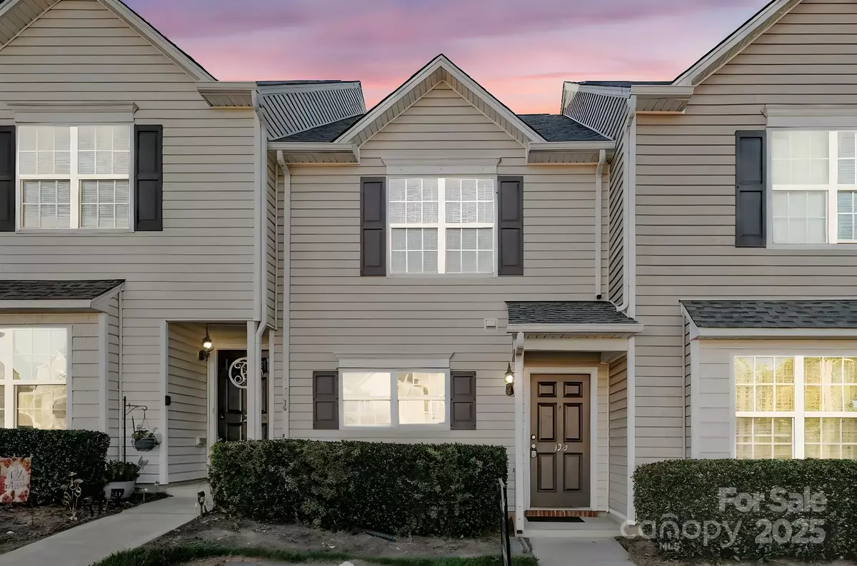 Greensboro, NC 27405,123 Silhouette DR