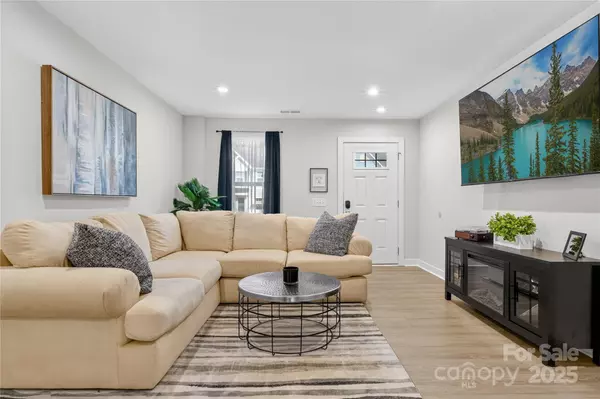 Troutman, NC 28166,153 Stella LN #D