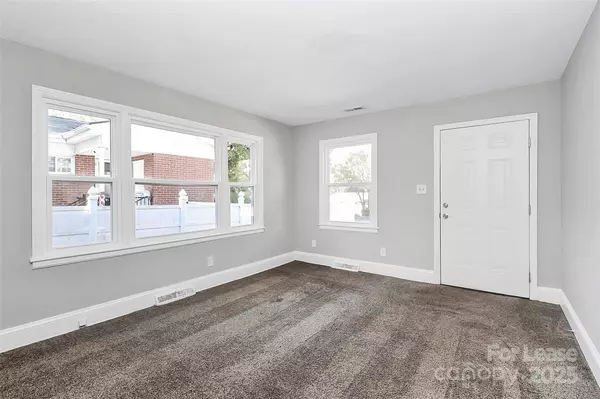 Charlotte, NC 28208,3503 Meredith AVE