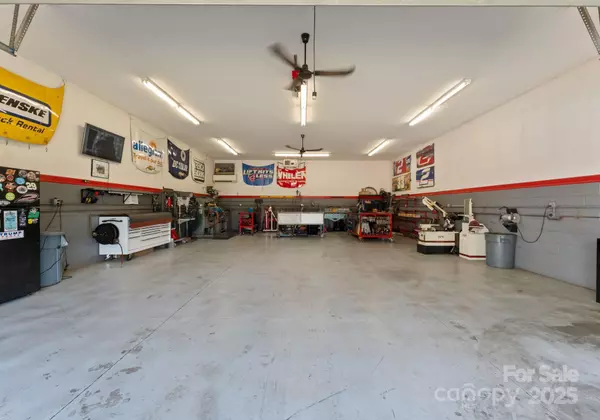 Statesville, NC 28677,895 E Monbo RD