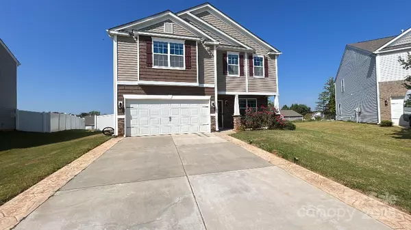 7415 Foxgate CIR, Charlotte, NC 28215