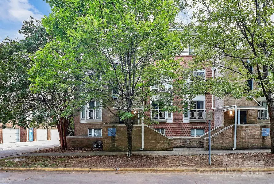 3721 Picasso CT, Charlotte, NC 28205