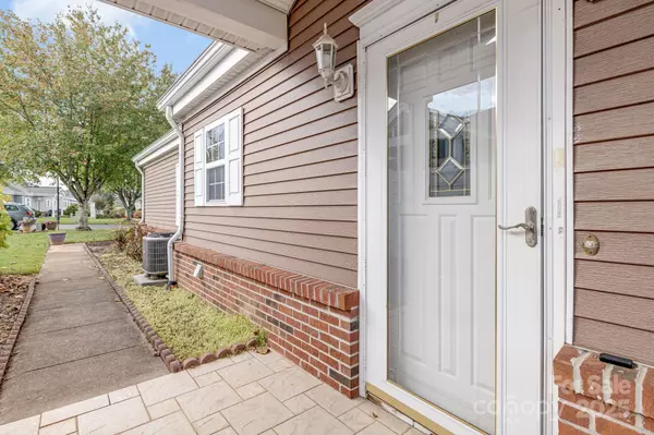 Candler, NC 28715,11 Heather WAY #D