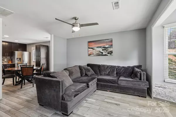 Charlotte, NC 28213,719 Dawn CIR