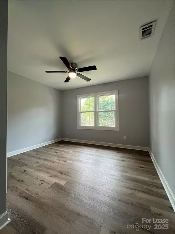 Lowell, NC 28098,1048 Avondale RD #13