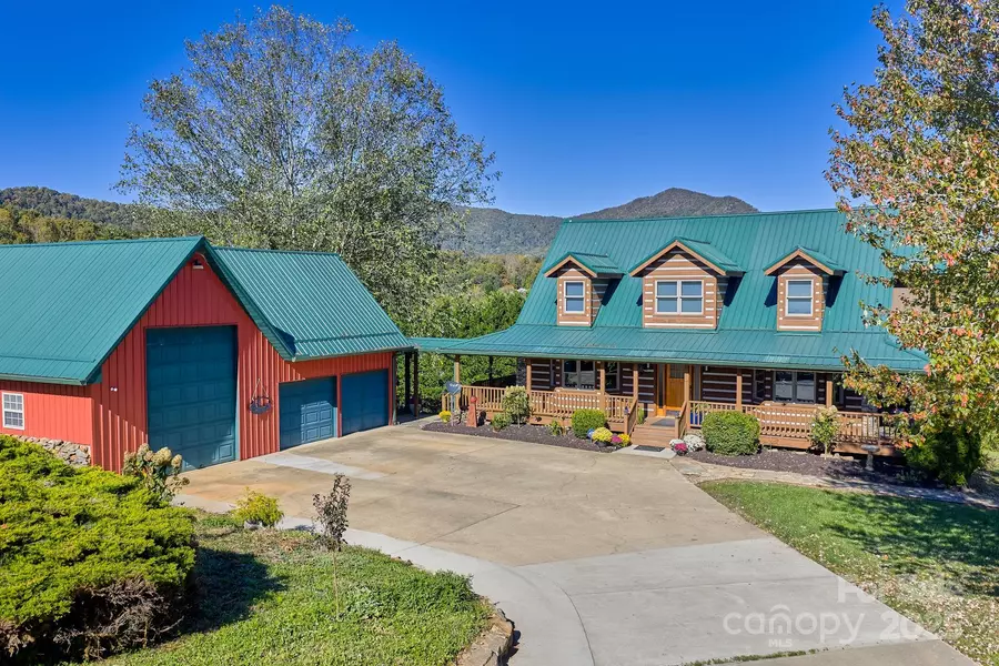 145 Keener RD, Canton, NC 28716