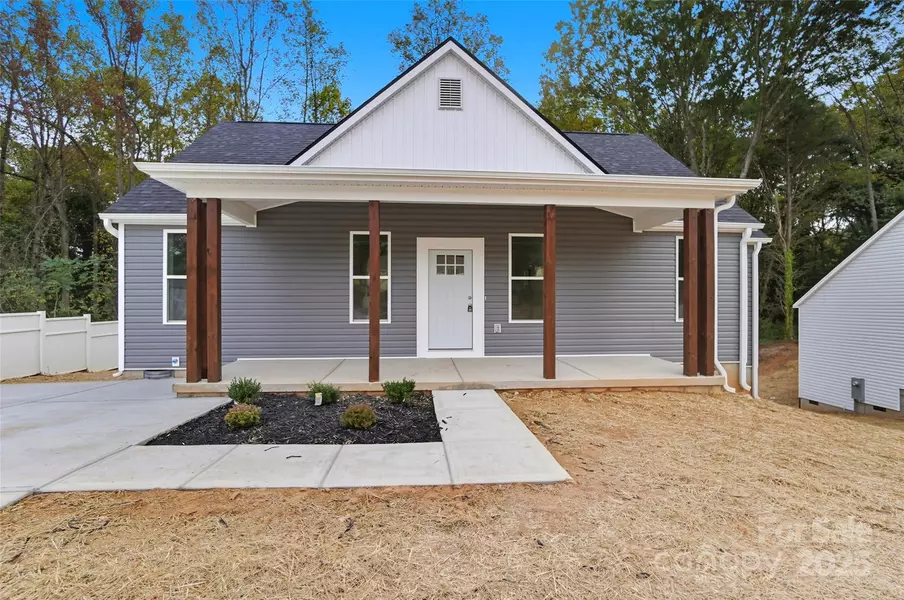 1906 Beauty ST, Statesville, NC 28625