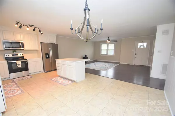 Kannapolis, NC 28081,251 Briarcliff DR