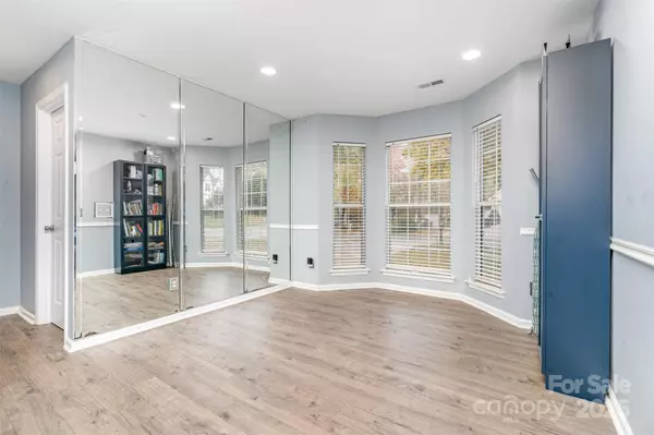 Charlotte, NC 28215,11136 Scrimshaw LN