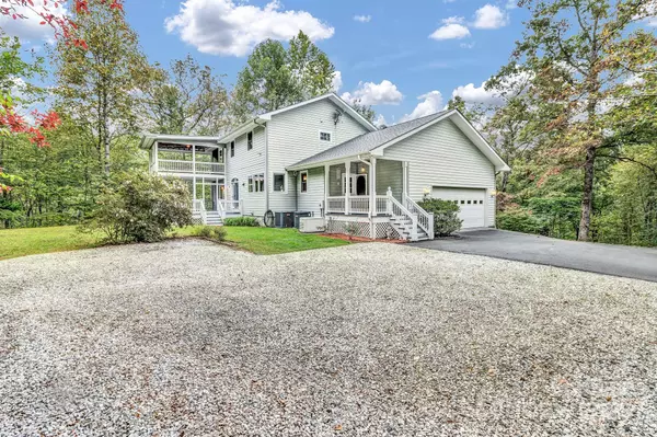 39 Lambert LN, Black Mountain, NC 28711