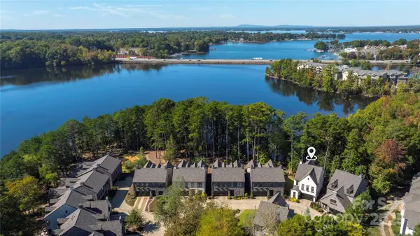 Davidson, NC 28036,208 Ambleside Village LN