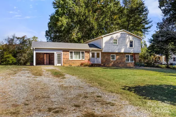 Stanley, NC 28164,543 Blacksnake RD