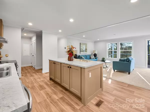 Mars Hill, NC 28754,262 Appalachian WAY