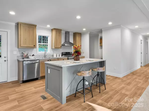 Mars Hill, NC 28754,262 Appalachian WAY