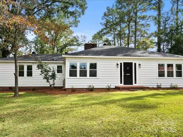 37 Lynn AVE, Cheraw, SC 29520
