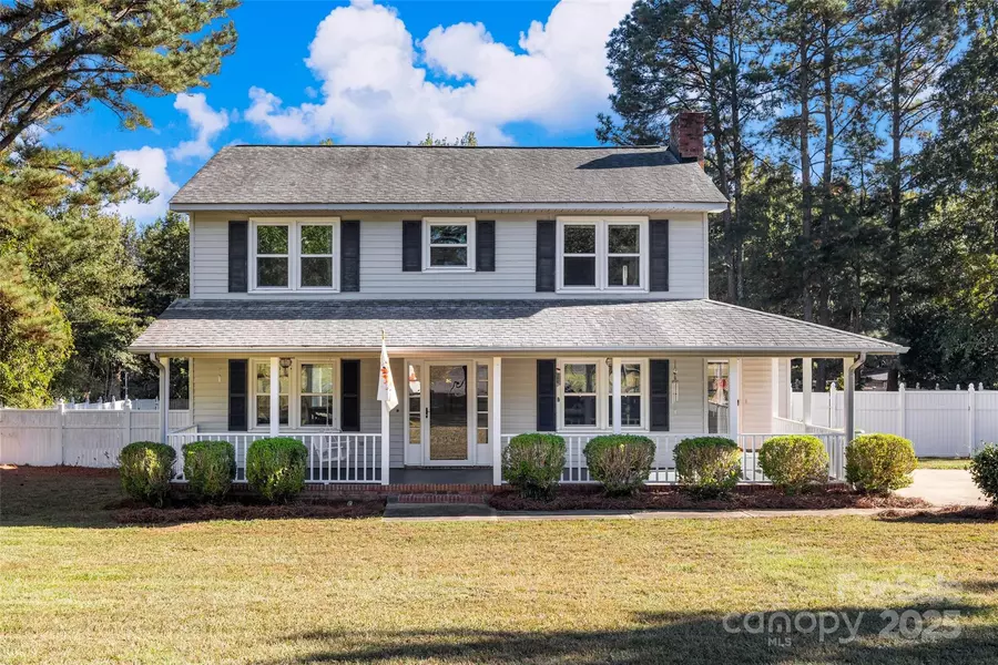 106 Friendfield DR, Fort Mill, SC 29715