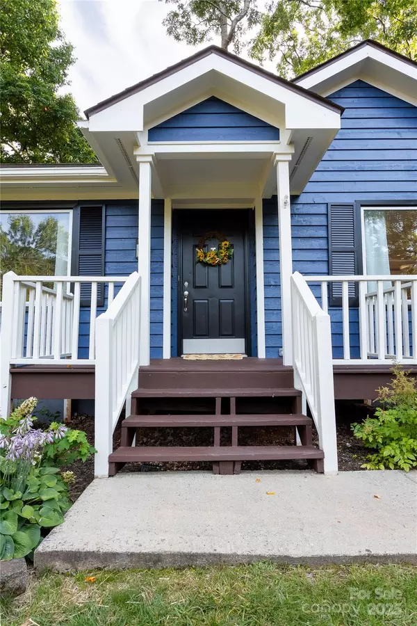 Black Mountain, NC 28711,608 Hiawassee AVE