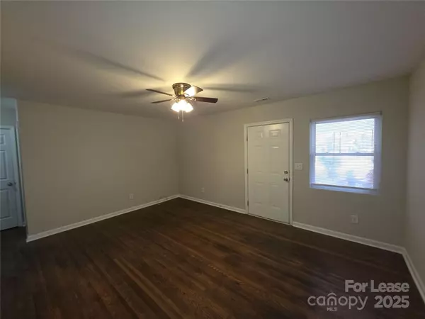 Charlotte, NC 28205,3136 Creighton DR