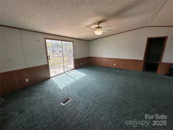 Stony Point, NC 28678,329 Lindsey Farm RD