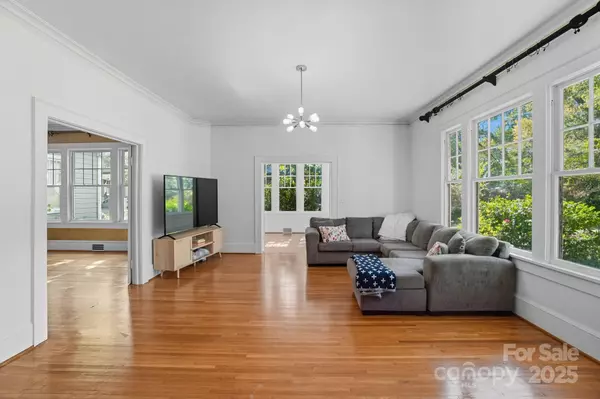 Gastonia, NC 28052,504 S York ST