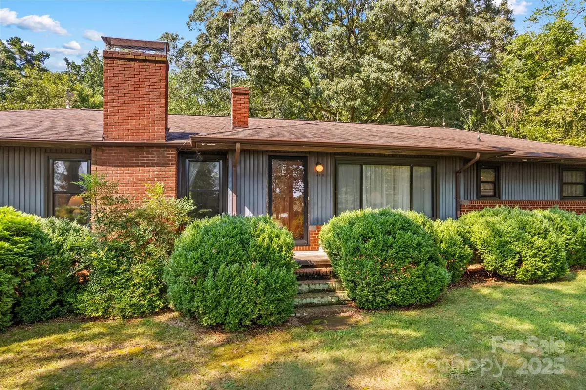 Mooresville, NC 28115,265 Rocky River RD