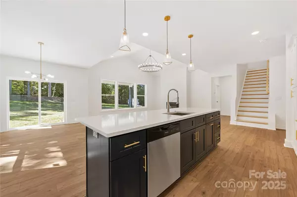 Sherrills Ford, NC 28673,1871 Lynmore DR