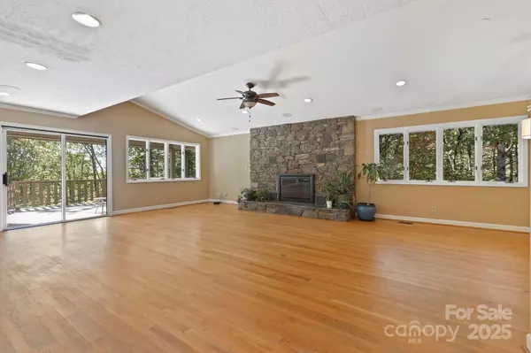 Asheville, NC 28805,8 Covewood RD