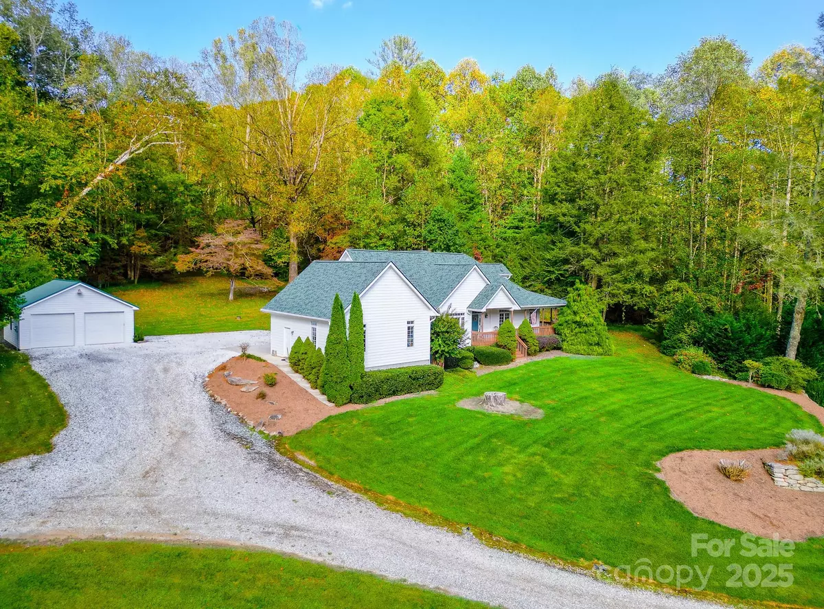 Horse Shoe, NC 28742,35 Country Wood WAY