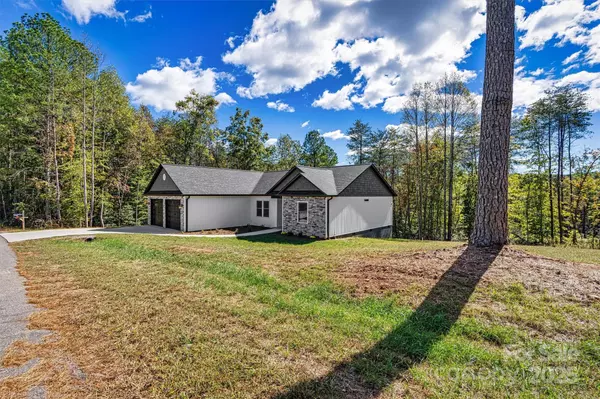 Hickory, NC 28601,24 Eastwinds DR